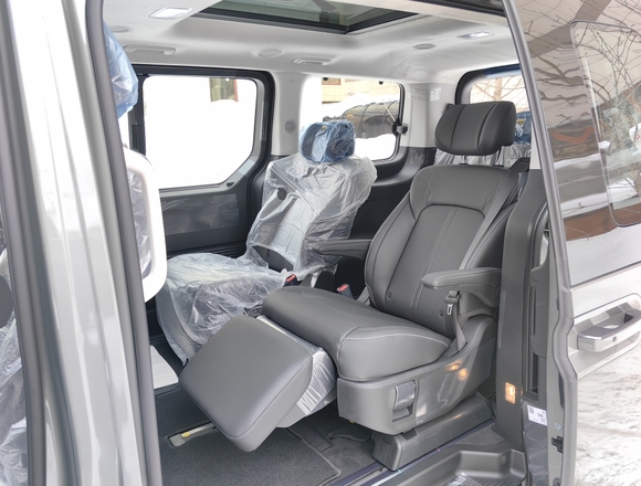 Купить ⁠⁠⁠⁠Hyundai Staria ⁠⁠Lounge Inspiration 2023 полный привод в Москве