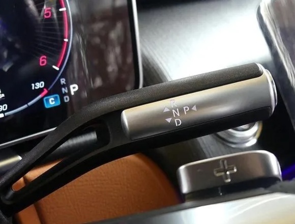 Заказать ⁠⁠⁠⁠⁠⁠⁠⁠⁠Mercedes-Benz S-Класс 4MATIC в Москве