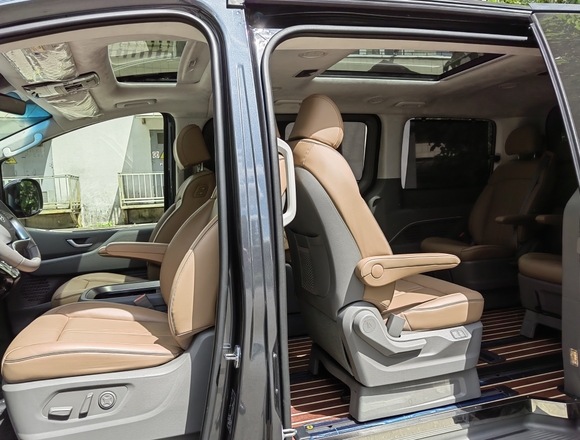 Купить ⁠⁠⁠⁠Hyundai Staria ⁠⁠Lounge Inspiration 2021 полный привод в Москве