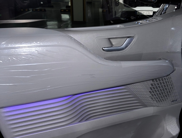 Купить ⁠⁠⁠⁠Hyundai Staria ⁠⁠2025 полный привод в Москве