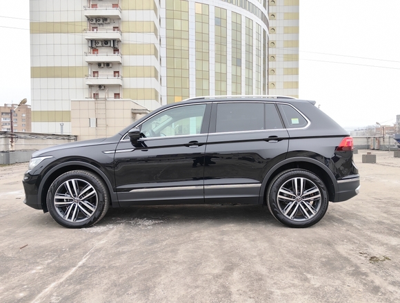 Купить ⁠Volkswagen Tiguan 2022 г. в Москве на Алексеевской